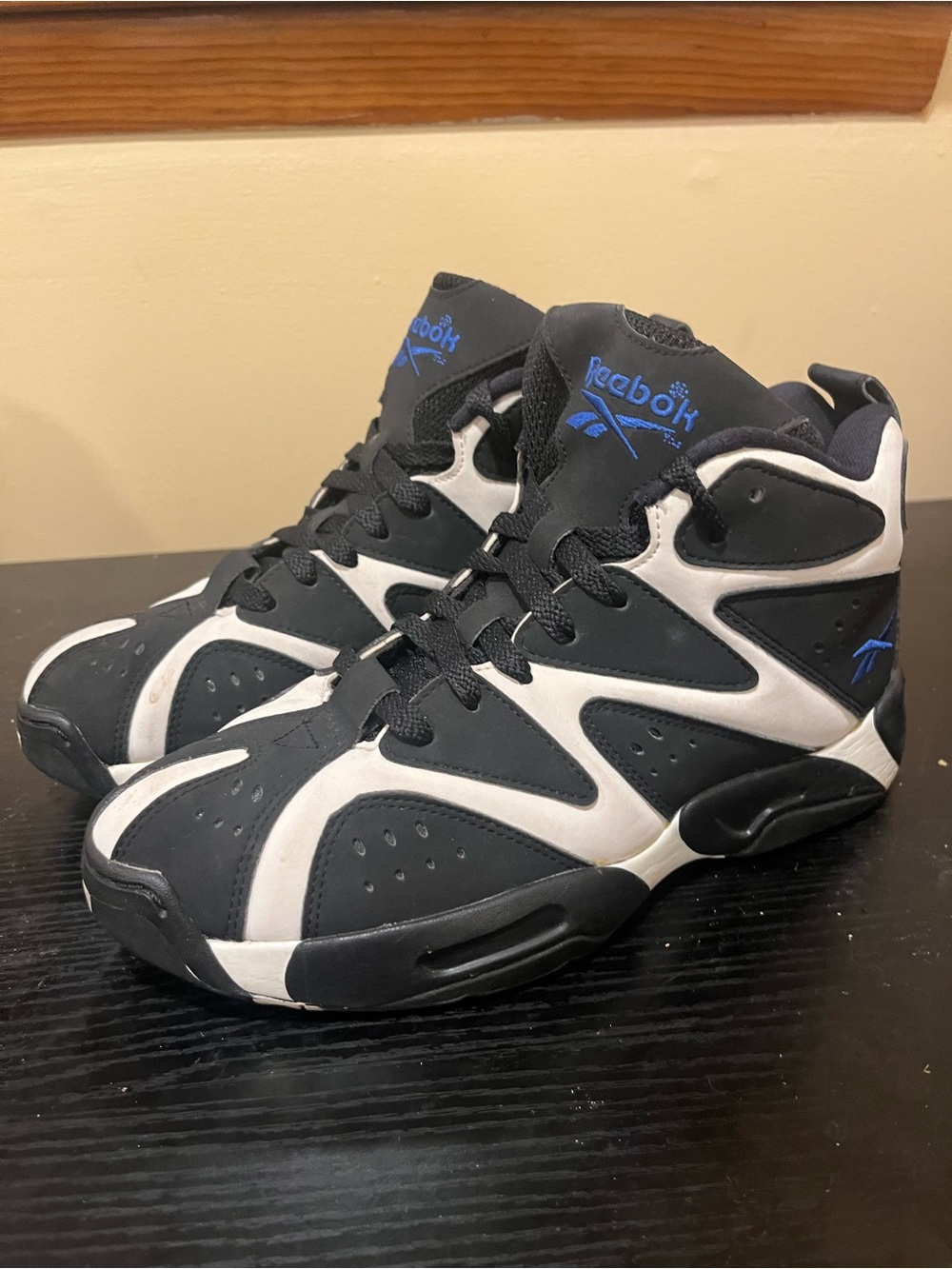 SIZE 7 MEN - Reebok Kamikaze 1 Mid White Black